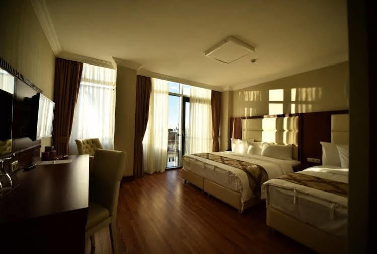 Era Palace Batumi באטומי מראה חיצוני תמונה